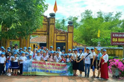 Hành trình tìm về các địa chỉ đỏ của GV và HS trường TH Tịnh Giang Hành trình tìm về các địa chỉ đỏ của GV và HS trường TH Tịnh Giang