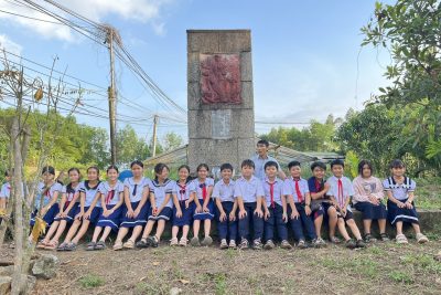 TỔ CHỨC DỌN VỆ SINH Ở KHU TƯỞNG NIỆM THÔN AN HÒA TỔ CHỨC DỌN VỆ SINH Ở KHU TƯỞNG NIỆM THÔN AN HÒA