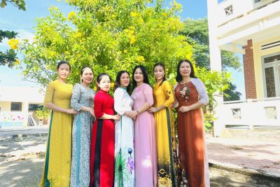 HƯỞNG ỨNG “TUẦN LỄ ÁO DÀI” HƯỞNG ỨNG “TUẦN LỄ ÁO DÀI”