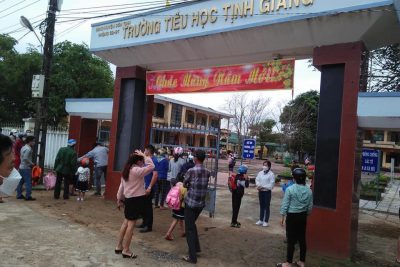 Đón học sinh trở lại trường học trực tiếp Đón học sinh trở lại trường học trực tiếp