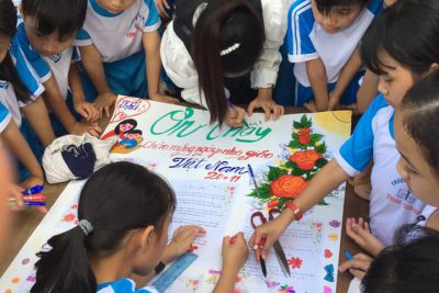 Hội thi trang trí báo tường chào mừng Ngày nhà giáo Việt Nam 20/11 Hội thi trang trí báo tường chào mừng Ngày nhà giáo Việt Nam 20/11