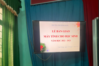 LỄ BÀN GIAO MÁY TÍNH BẢNG CHO HỌC SINH LỄ BÀN GIAO MÁY TÍNH BẢNG CHO HỌC SINH