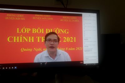 Tham gia “Sinh hoạt chính trị hè” Tham gia “Sinh hoạt chính trị hè”