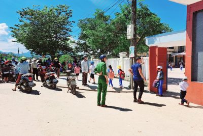 XÂY DỰNG MÔ HÌNH “CỔNG TRƯỜNG AN TOÀN TRONG GIỜ TAN TRƯỜNG” XÂY DỰNG MÔ HÌNH “CỔNG TRƯỜNG AN TOÀN TRONG GIỜ TAN TRƯỜNG”