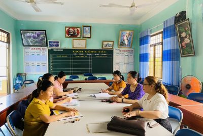 SINH HOẠT CHUYÊN ĐỀ QUÝ II “TƯ TƯỞNG HỒ CHÍ MINH VỀ CON NGƯỜI VÀ YÊU CẦU XÂY DỰNG CON NGƯỜI MỚI” SINH HOẠT CHUYÊN ĐỀ QUÝ II “TƯ TƯỞNG HỒ CHÍ MINH VỀ CON NGƯỜI VÀ YÊU CẦU XÂY DỰNG CON NGƯỜI MỚI”